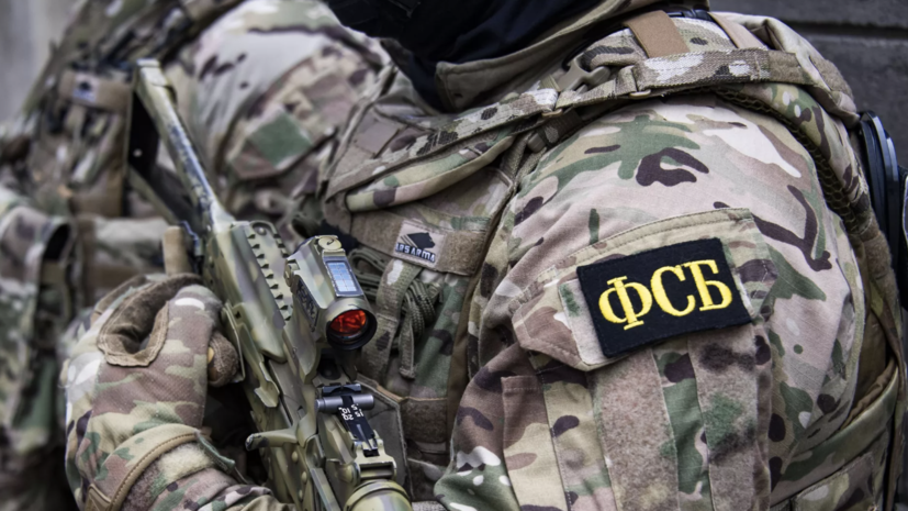 Изъяты компоненты СВУ и зажигательные устройства: ФСБ задержала готовивших нападения на школы в Москве и Тюмени